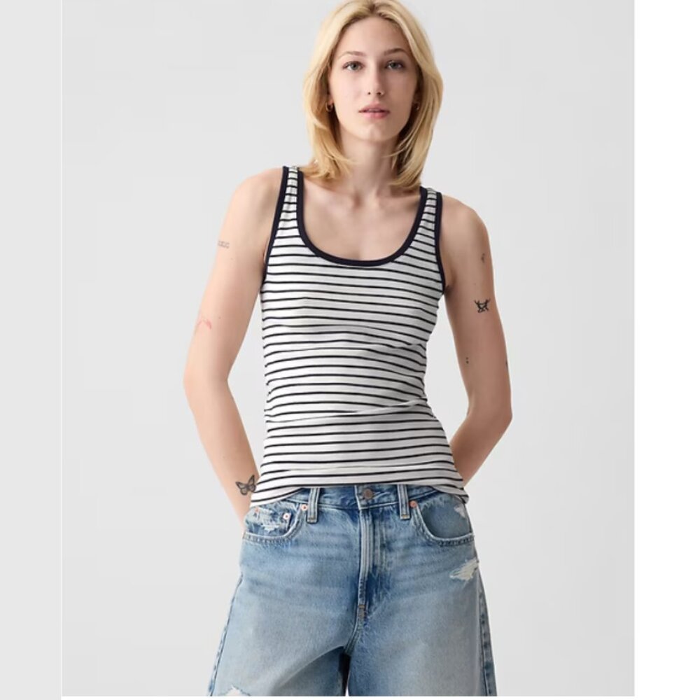 Gap Modern‎ Tank Top size M Petite Stripes Brand New in Package